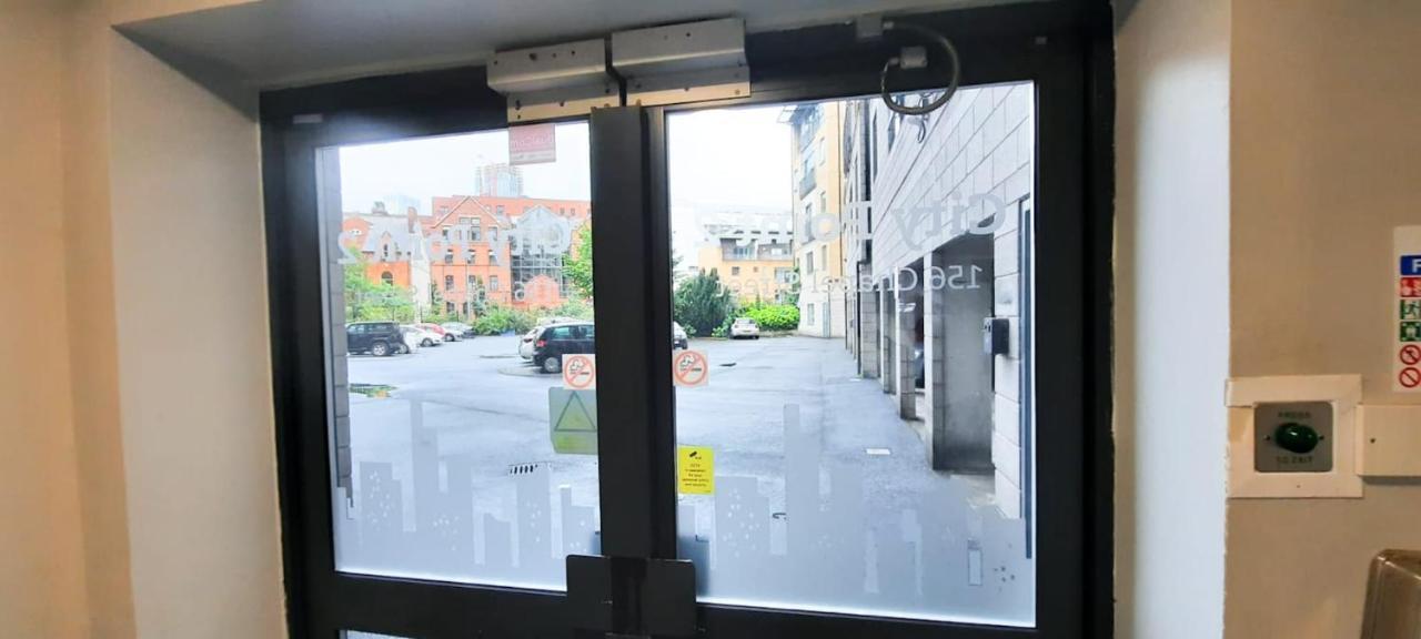 Lovely 2-Bedroom Apartment, Free Parking Manchester Eksteriør billede