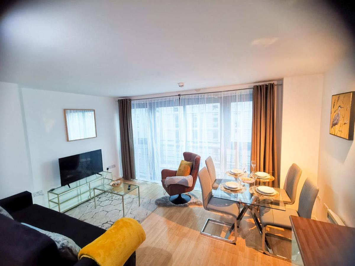 Lovely 2-Bedroom Apartment, Free Parking Manchester Eksteriør billede