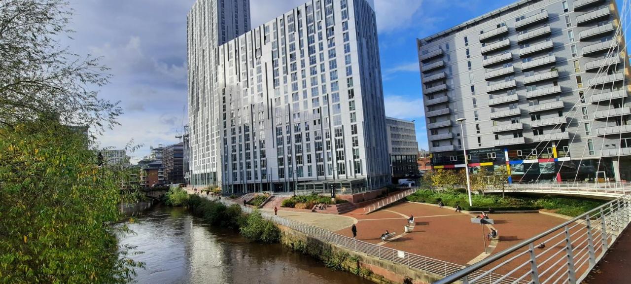 Lovely 2-Bedroom Apartment, Free Parking Manchester Eksteriør billede