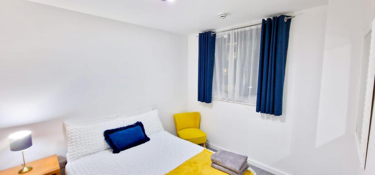 Lovely 2-Bedroom Apartment, Free Parking Manchester Eksteriør billede