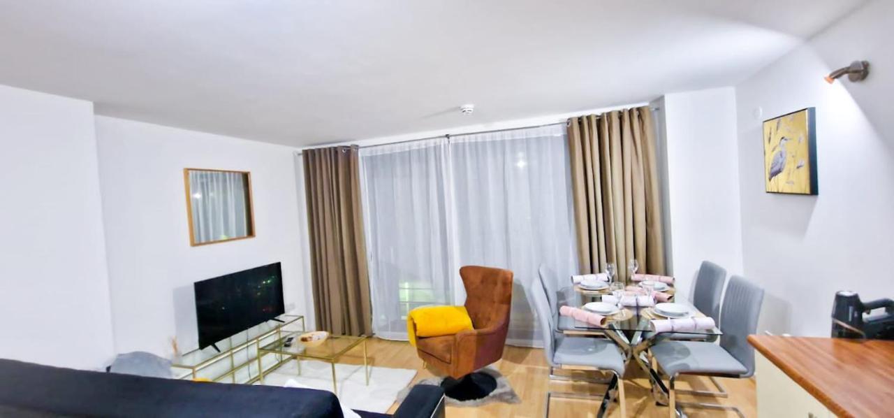 Lovely 2-Bedroom Apartment, Free Parking Manchester Eksteriør billede